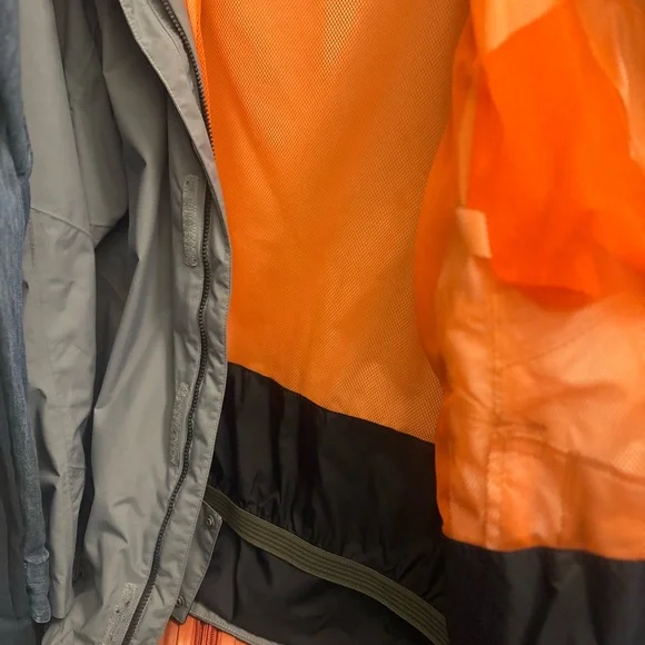 The North Face Men's Gray Jacket - Picture 4 of 6